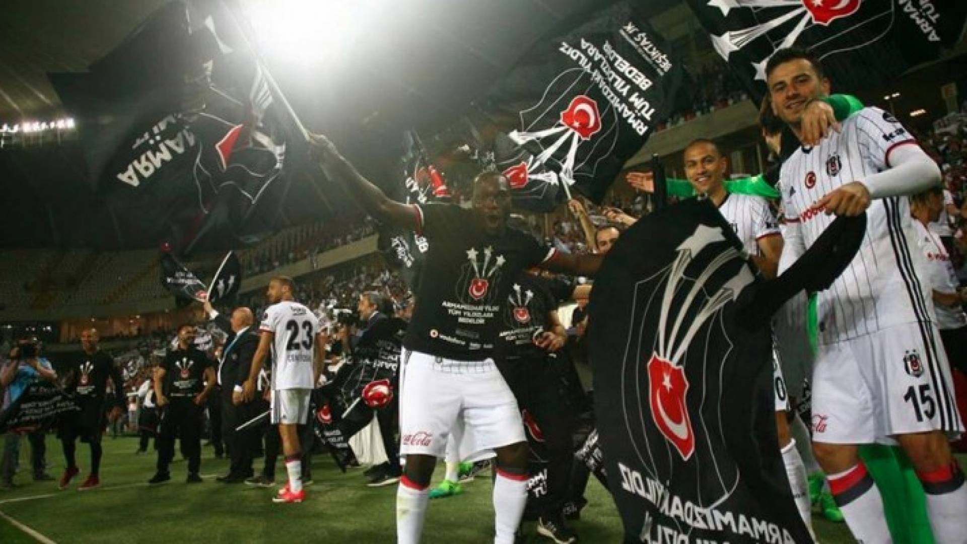 بشيكتاش يضمن لقب الدوري التركي