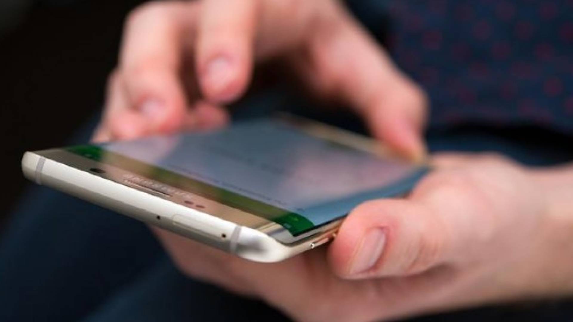 ينبغي التخلص من البيانات المخزنة على الأقراص الصلبة وبطاقات الذاكرة بطريقة سليمة 