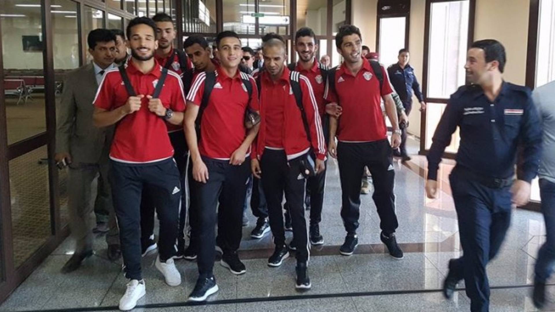 جانب من وصول المنتخب الوطني إلى البصرة 