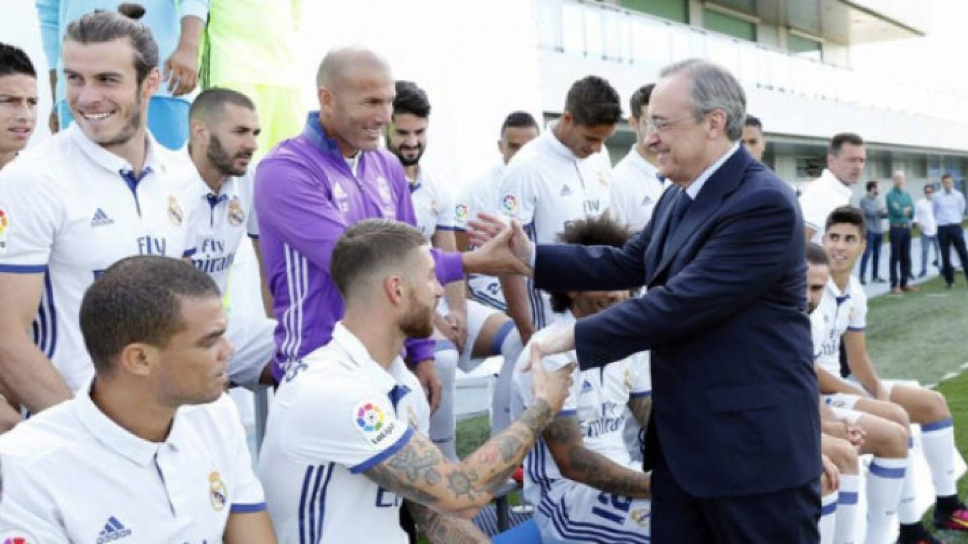 بيريز يصافح راموس و زيدان