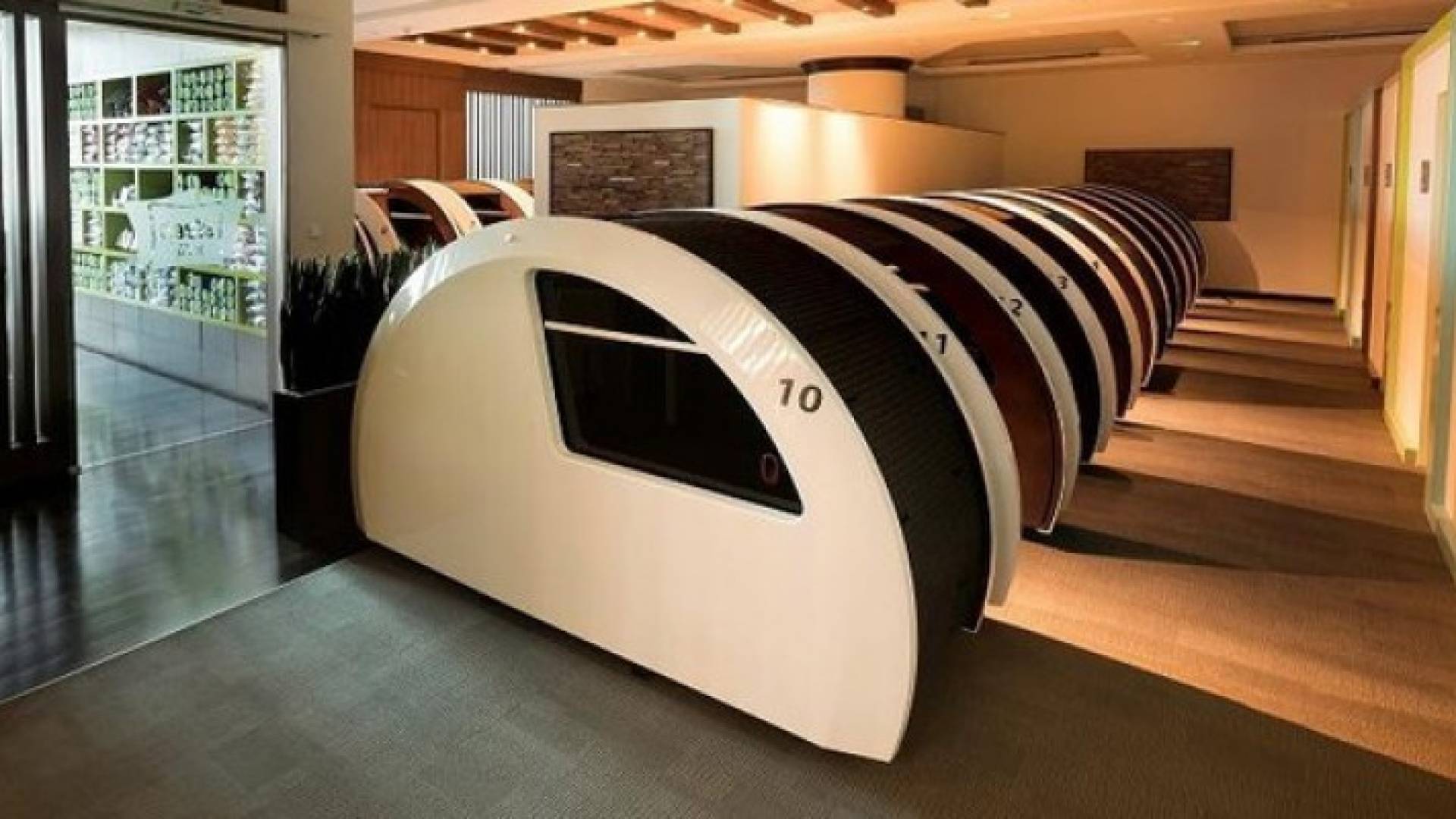 شهد مطار دبي الأربعاء تدشين صالة كبائن النوم "سليب أند فلاي" في المبنى رقم 3 بالمطار