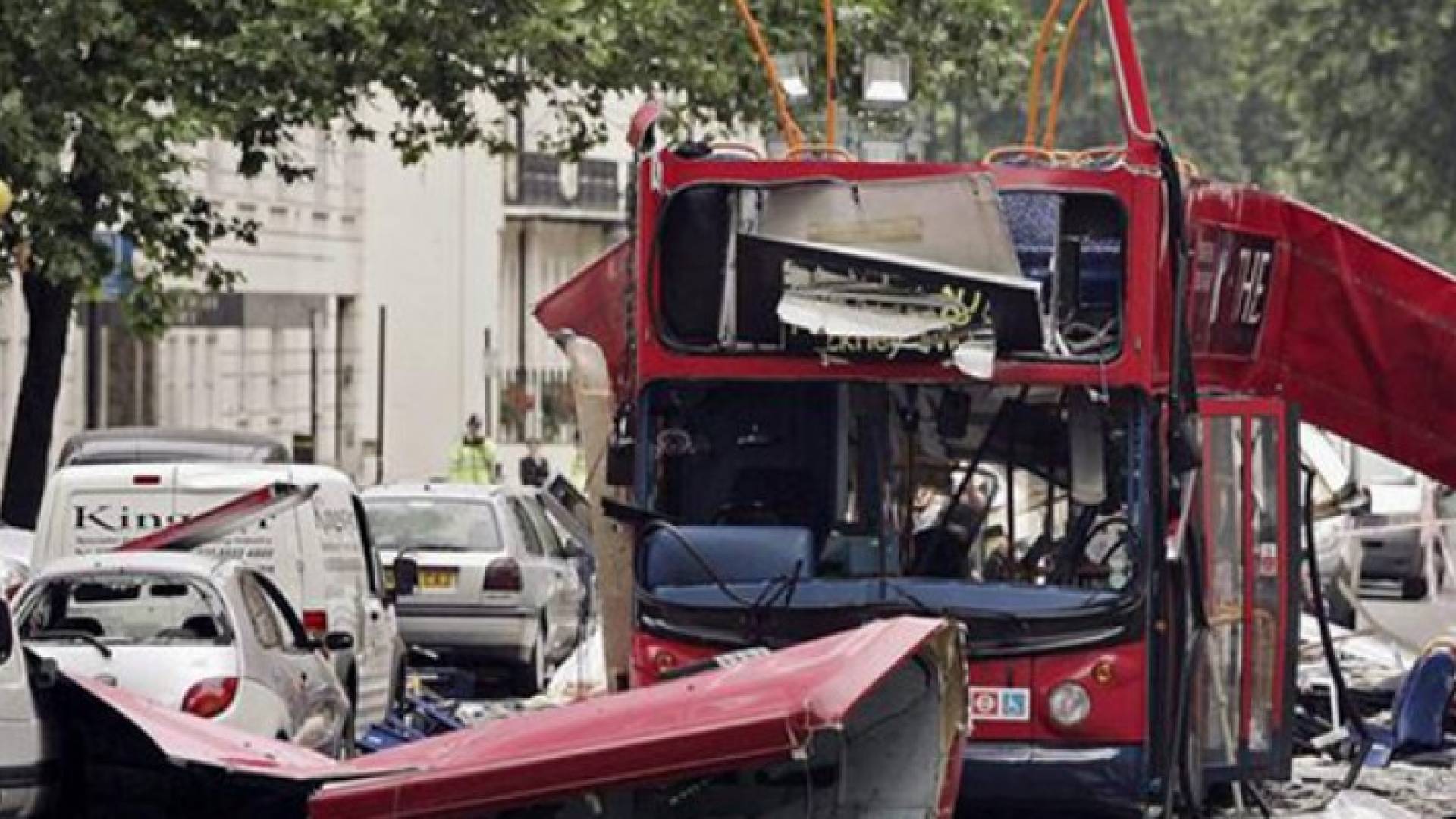هجوم على حافلة بلندن - أرشيفية 