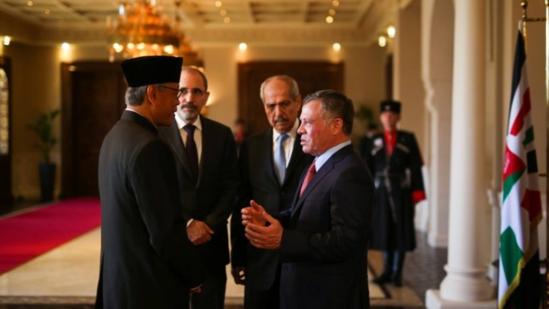 الملك يتقبل أوراق اعتماد عدد من السفراء
