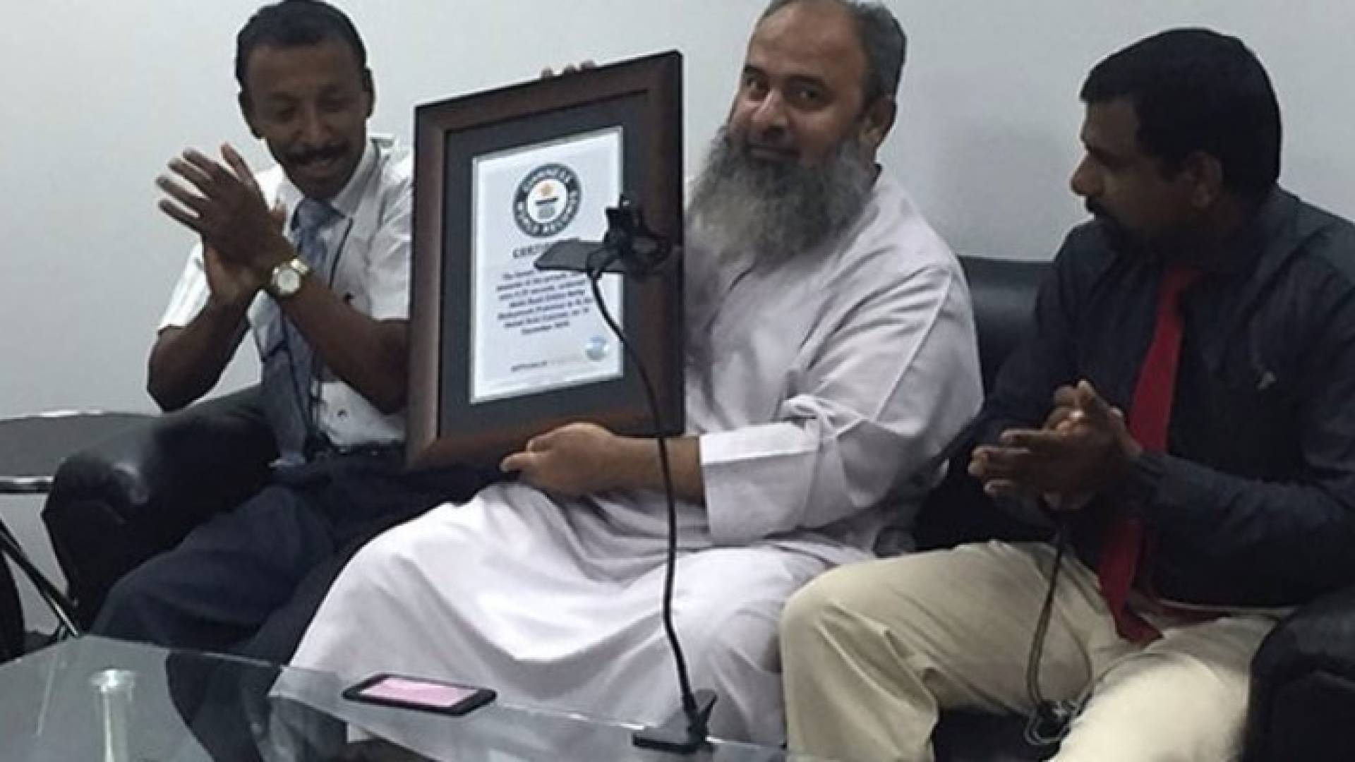 الباكستاني عبد الباسط مدرب الذاكرة والحسابات الذهنية