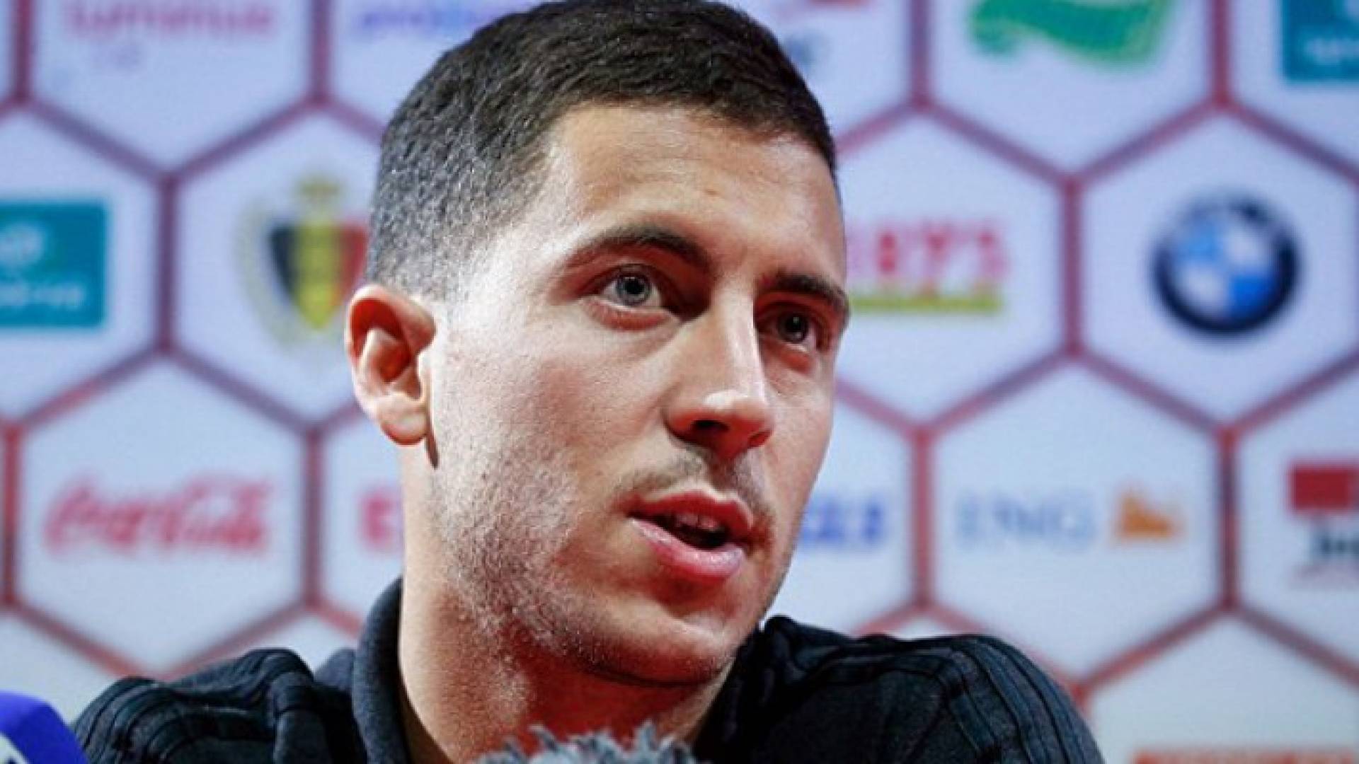 نجم تشيلسي الإنجليزي إدين هازارد