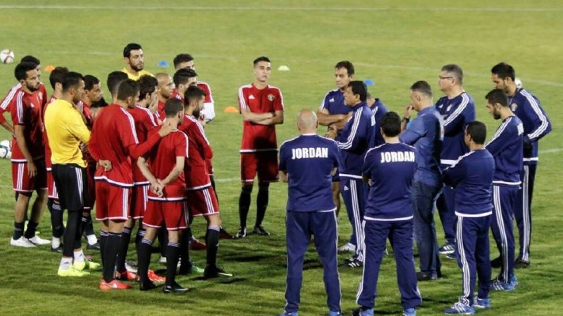 منتخب النشامى يصل هونج كونج.. ويكثف تدريباته