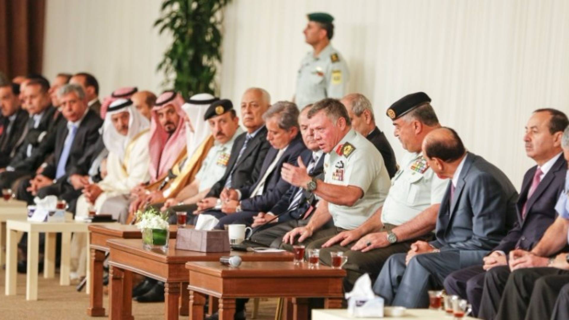 من اللقاء
