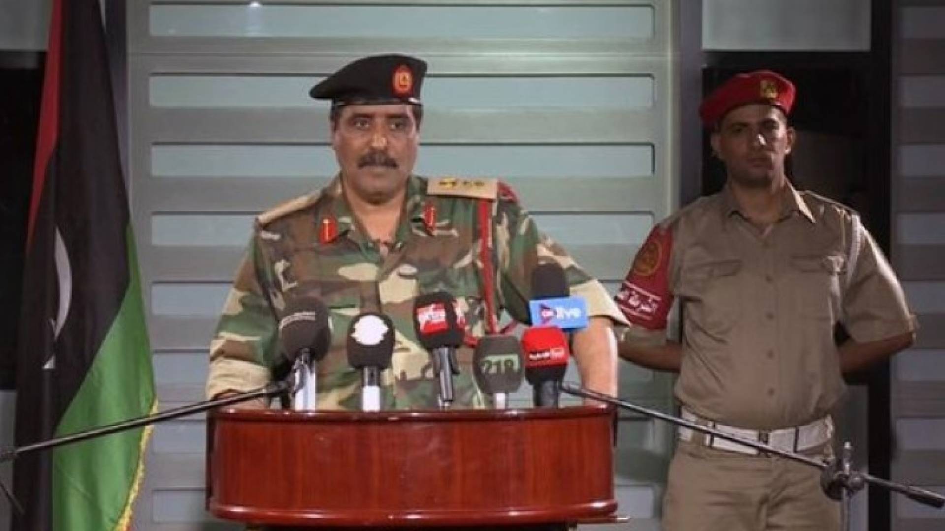  المتحدث باسم الجيش الليبي العقيد أحمد المسماري