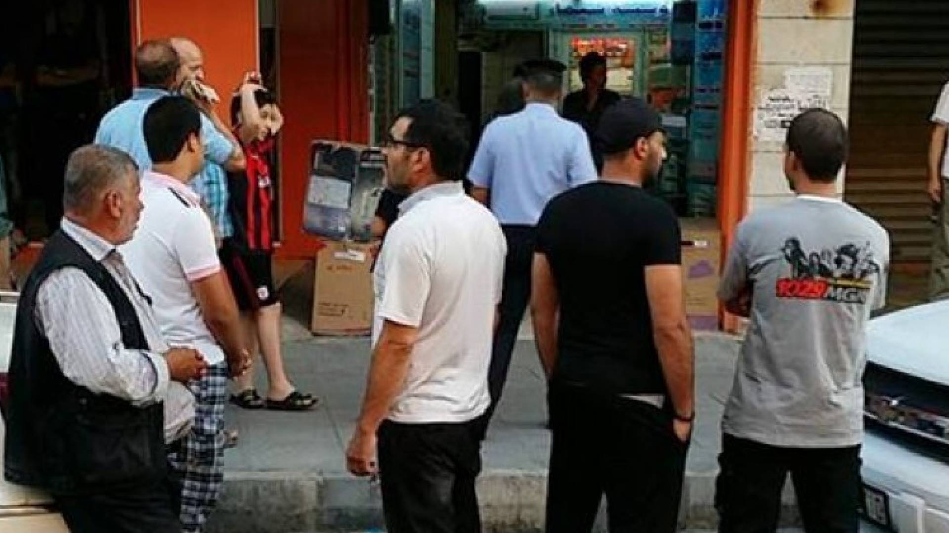 من موقع الجريمة