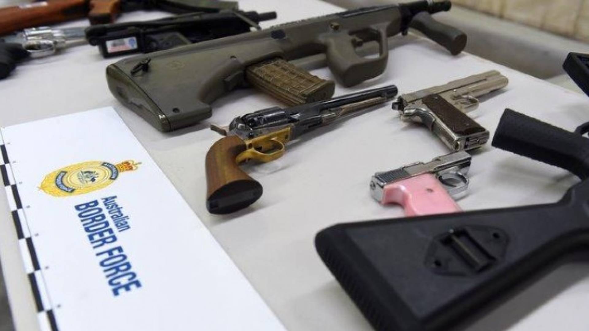 عفو في استراليا عن كل شخص يسلم سلاحه