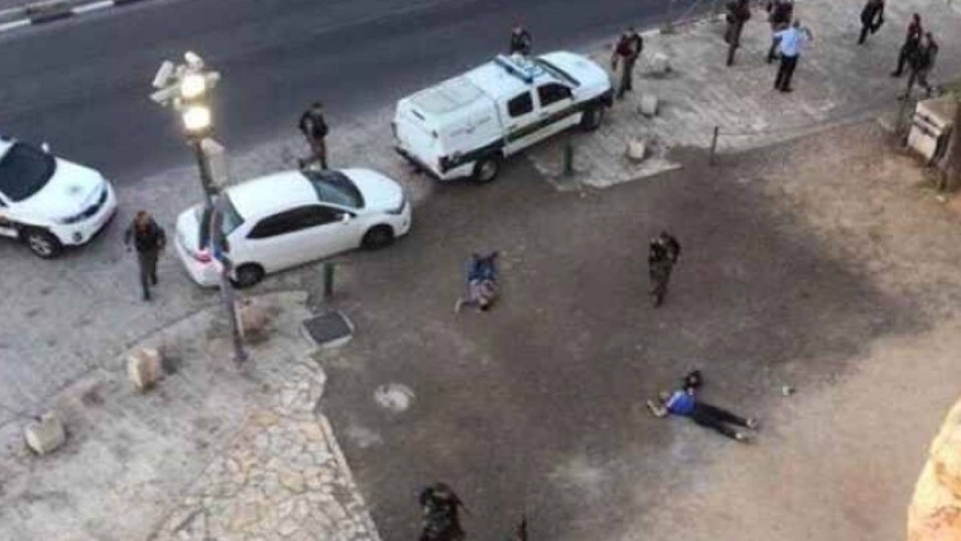 منفذي العملية بعد أن اطلقت الشرطة النار عليهم