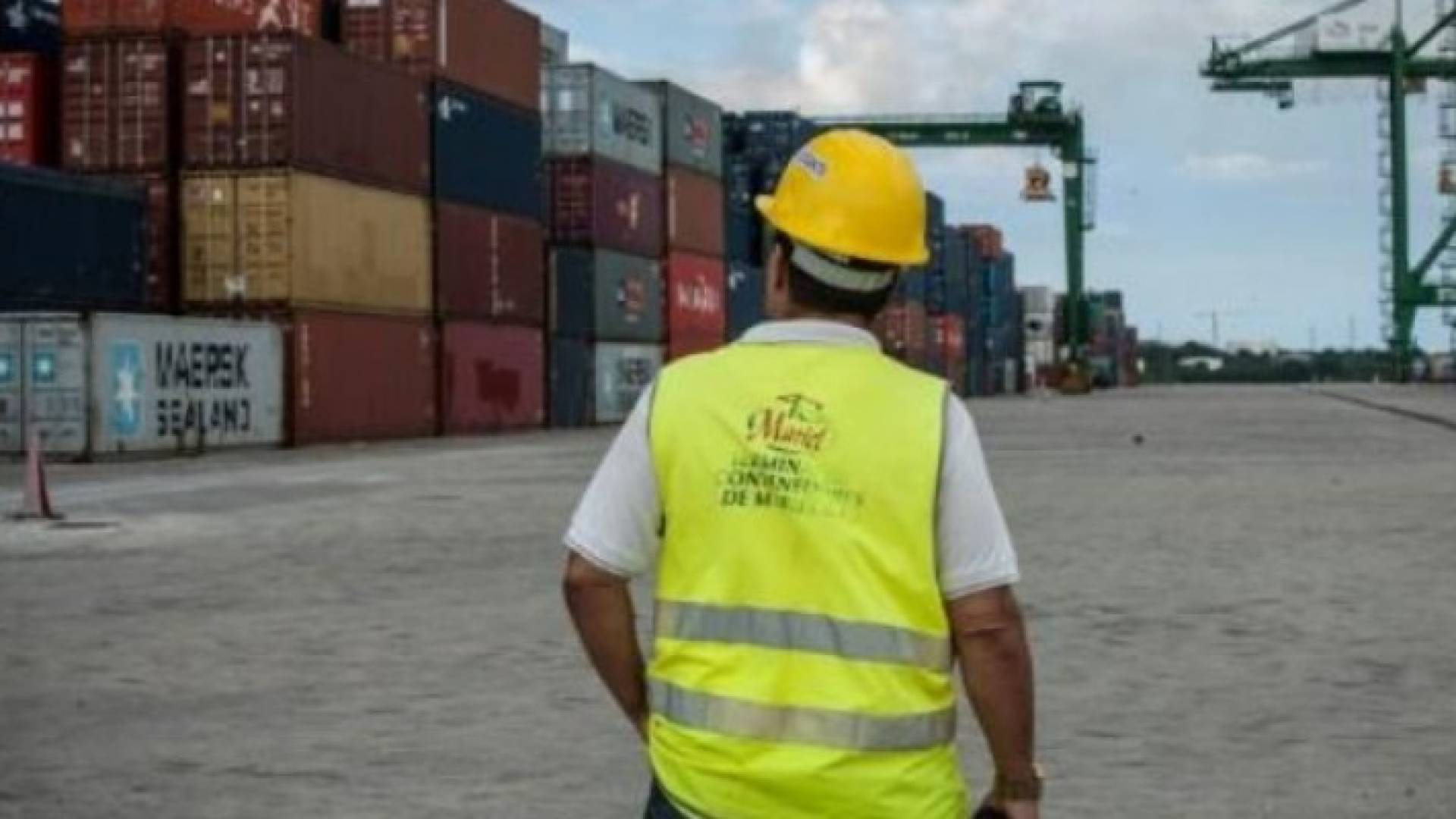 صورة من الارشيف لمستوعبات في منطقة التنمية الاقتصادية في ماريال بكوبا