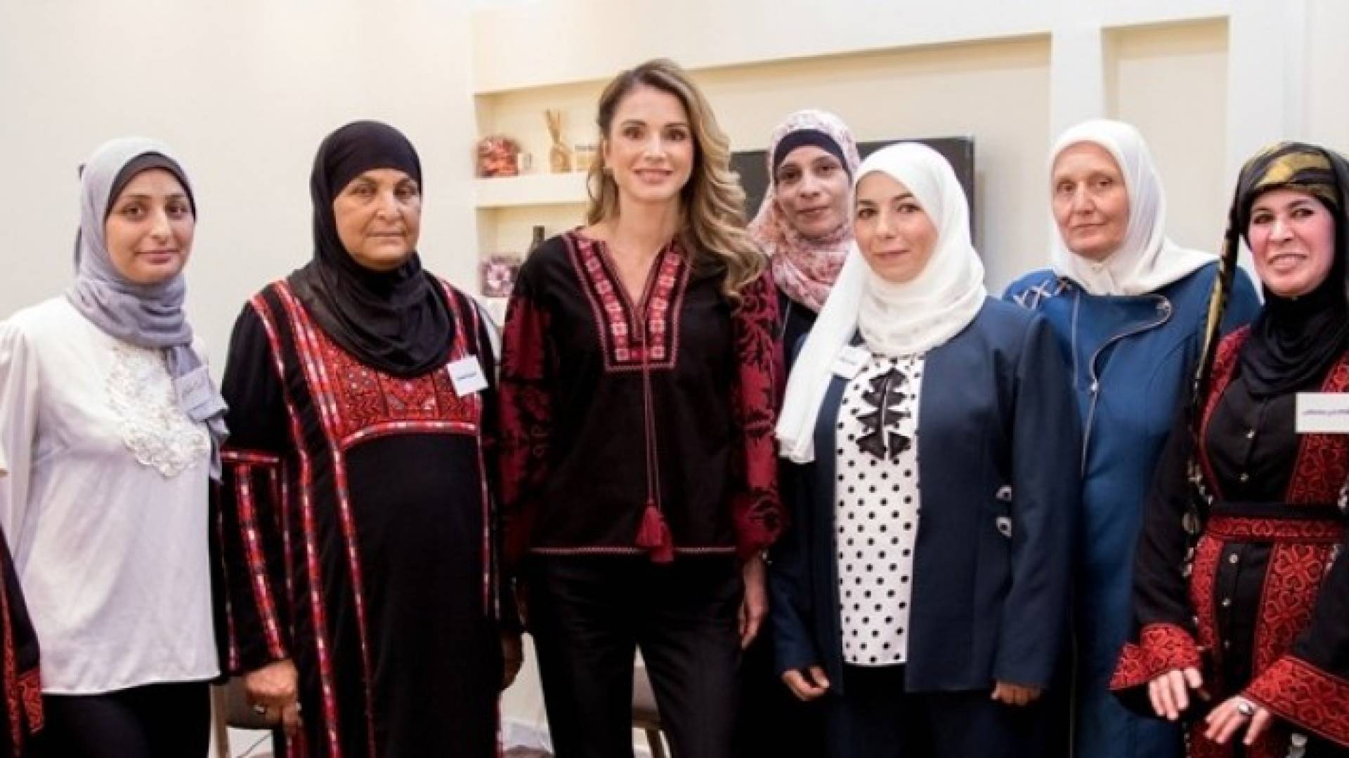 الملكة تتفقد مشاريعا لمؤسسة نهر الأردن في جرش