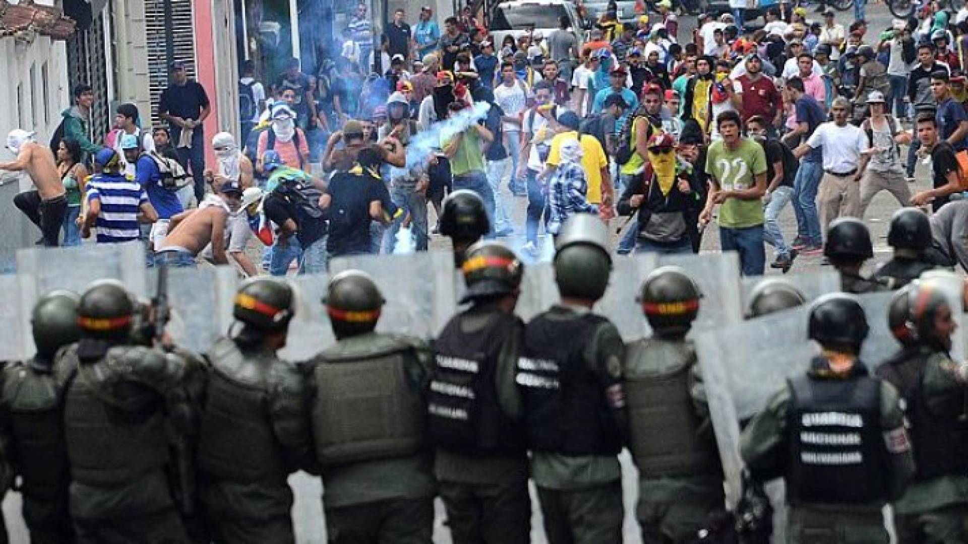 توعدت المعارضة الفنزويلية بزيادة الضغوط على الحكومة 