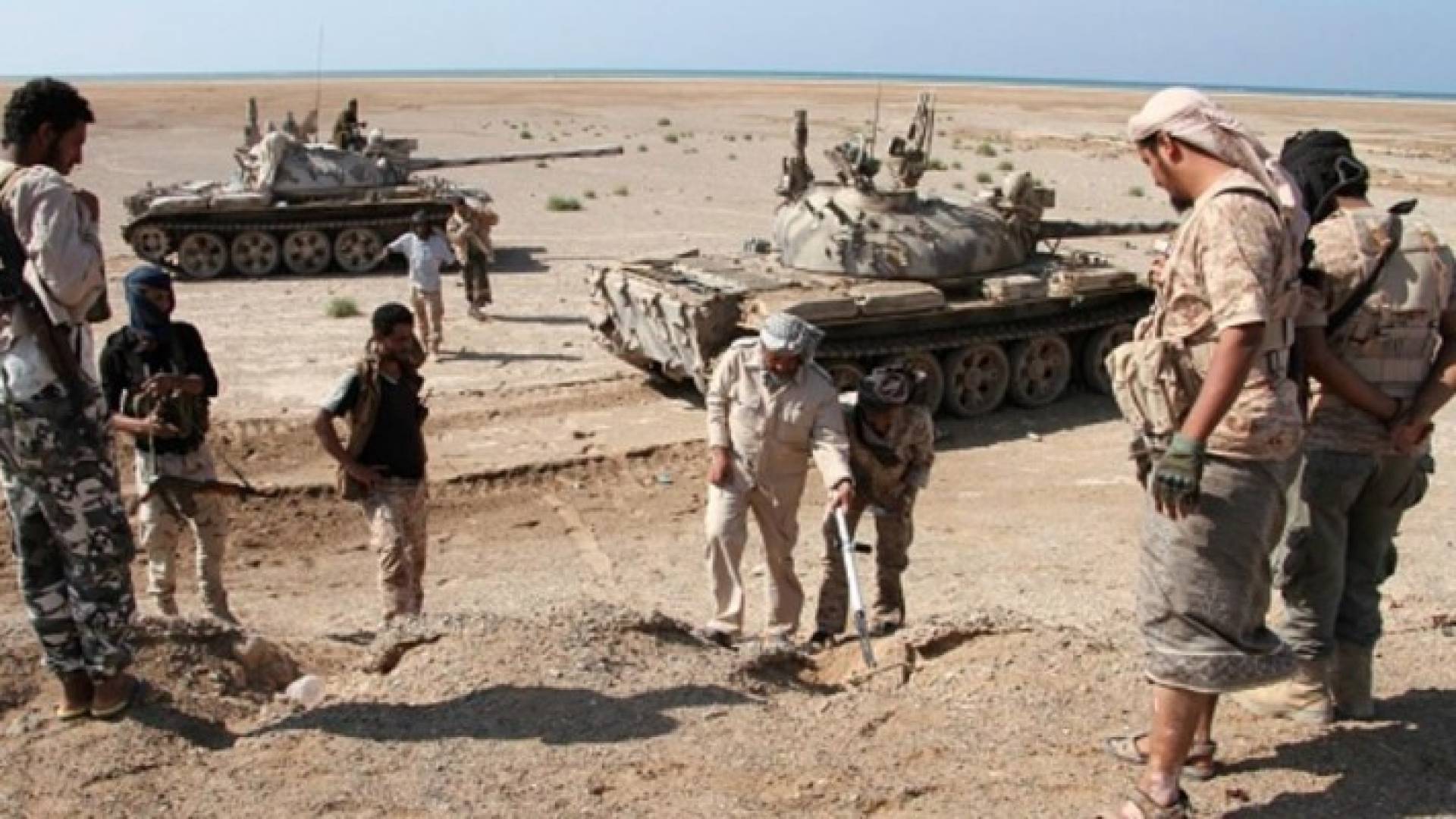 مقاتلون موالون للشرعية