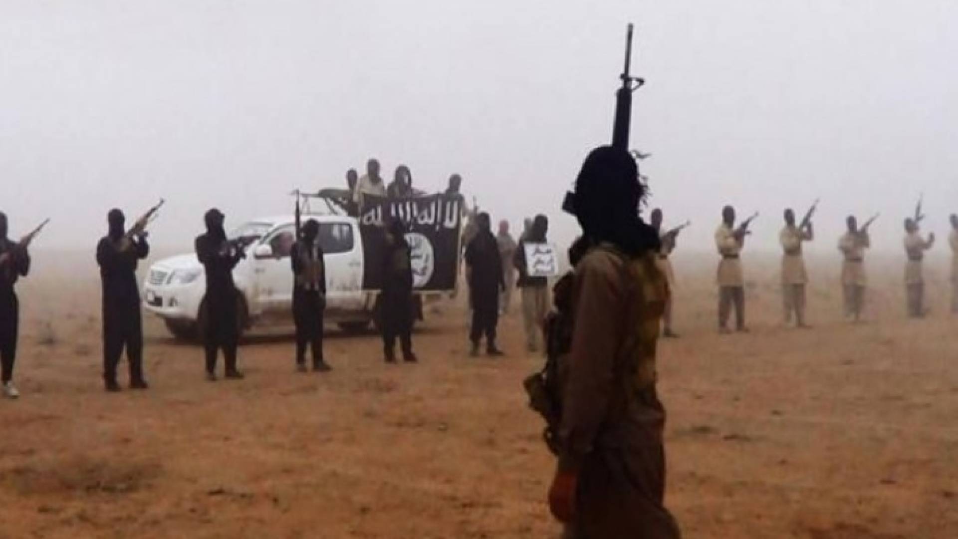 عناصر من عصابة داعش الارهابية