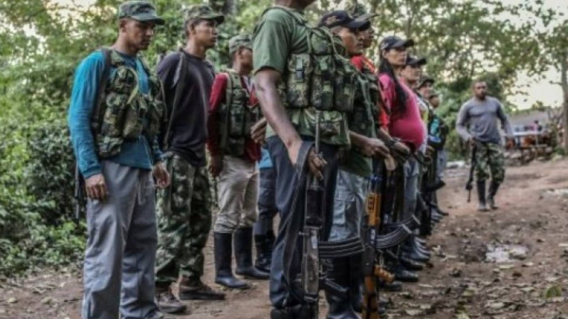 كولومبيا لمساعدة متمردي فارك 