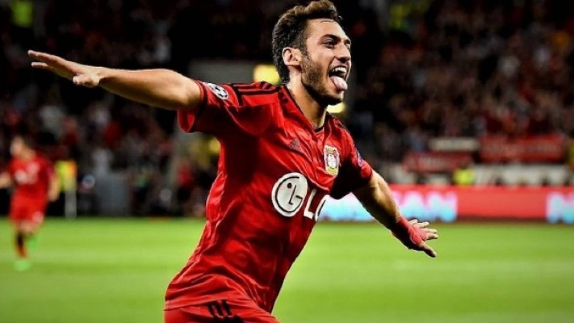 هاكان كالهانوجلو