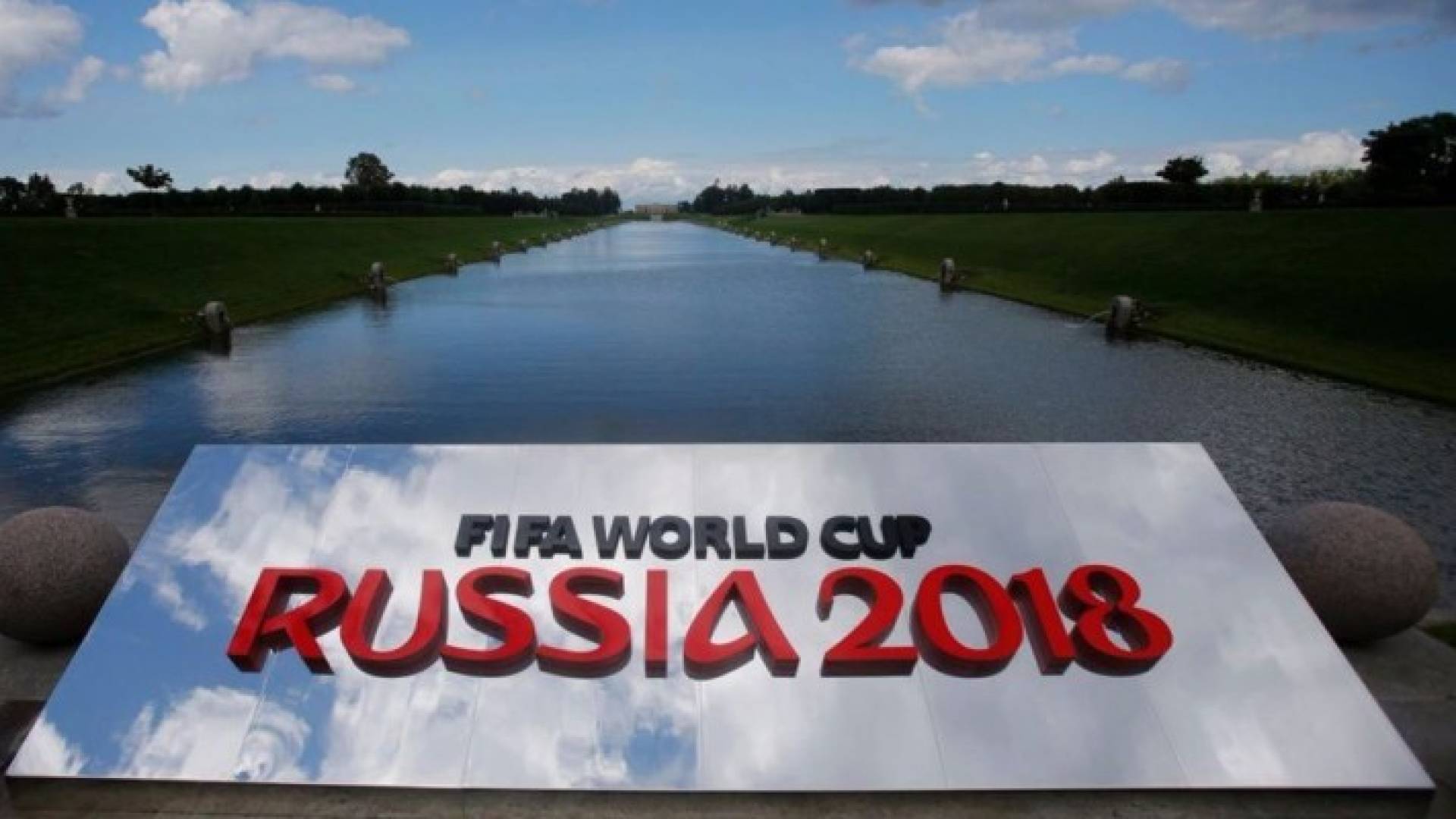 روسيا تصدر عملات جديدة احتفالا بمونديال 2018