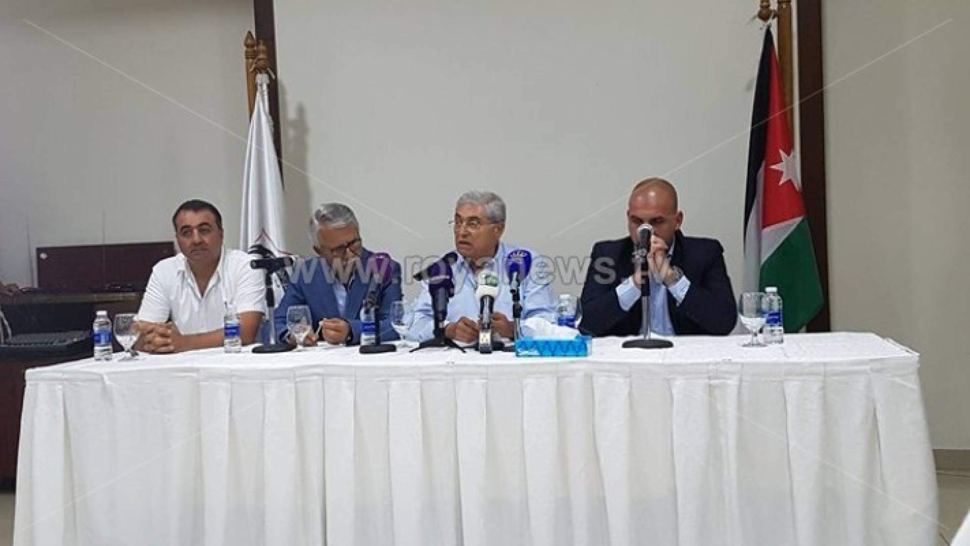 الصورة من المؤتمر الصحفي