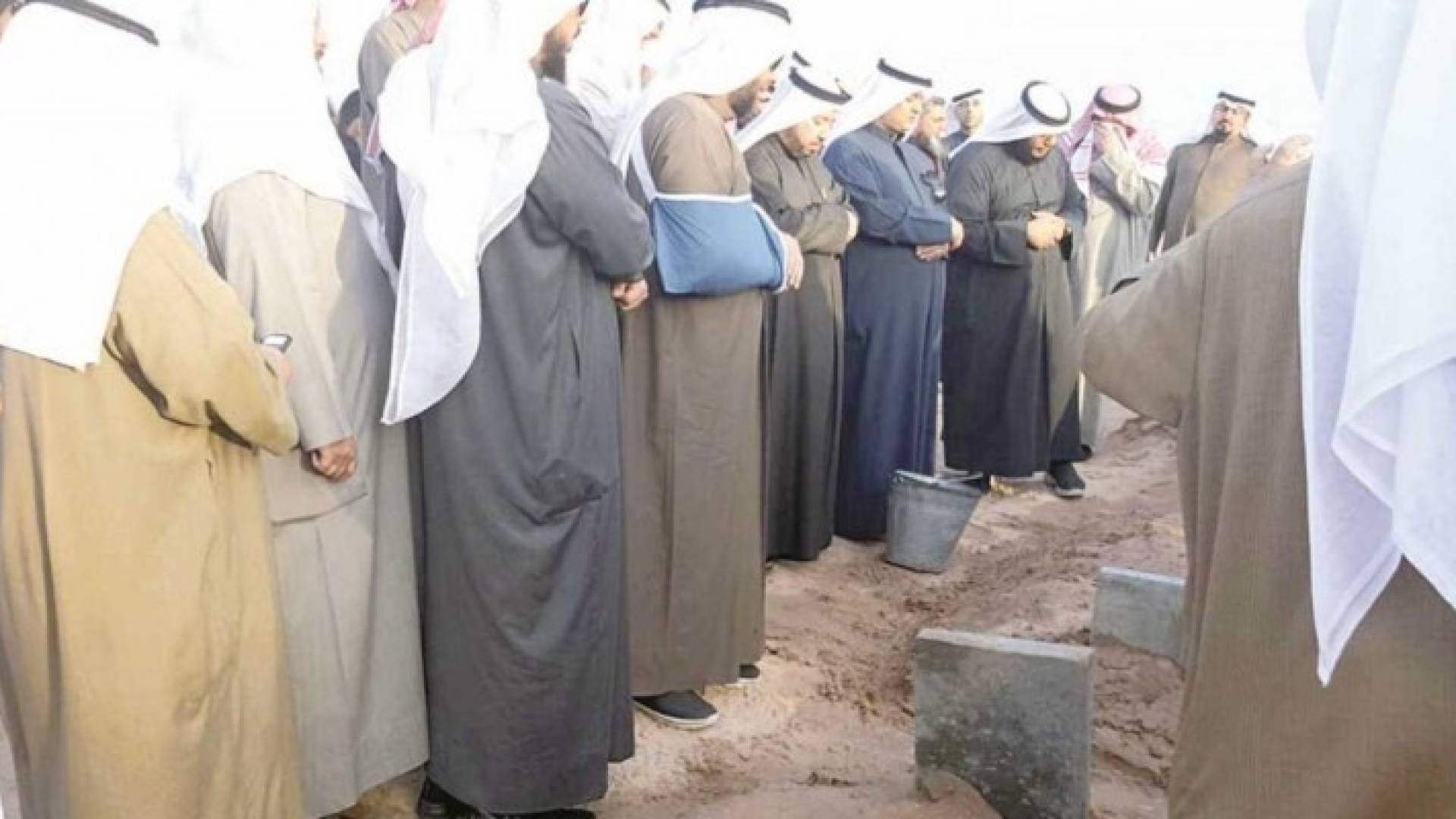 كان الدفن في الفترة المسائية قبل الصيف يتم بعد صلاة العصر (أرشيفية)