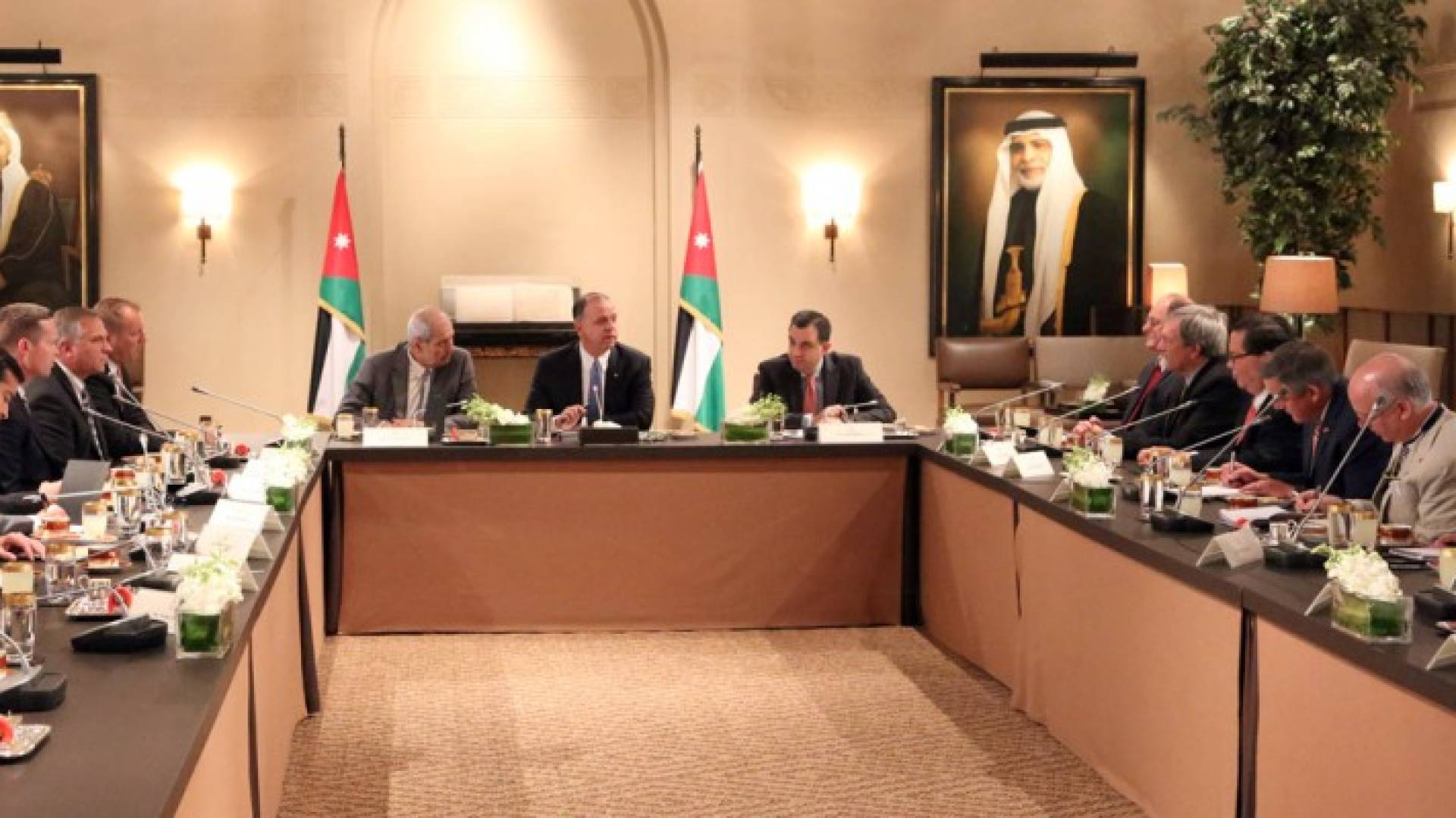 الصورة من اللقاء