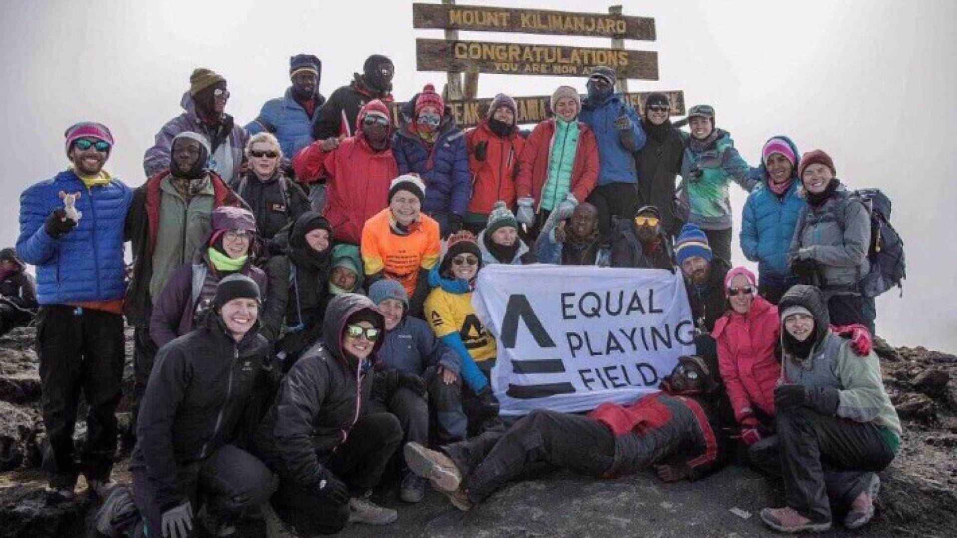 شاركت اللاعبتان الأردنيتان ضمن فريق مكون من 30 لاعبة كرة قدم من مختلف دول العالم 