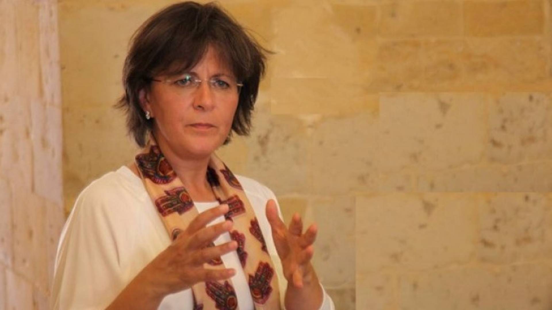وزيرة السياحة والاثار لينا عناب
