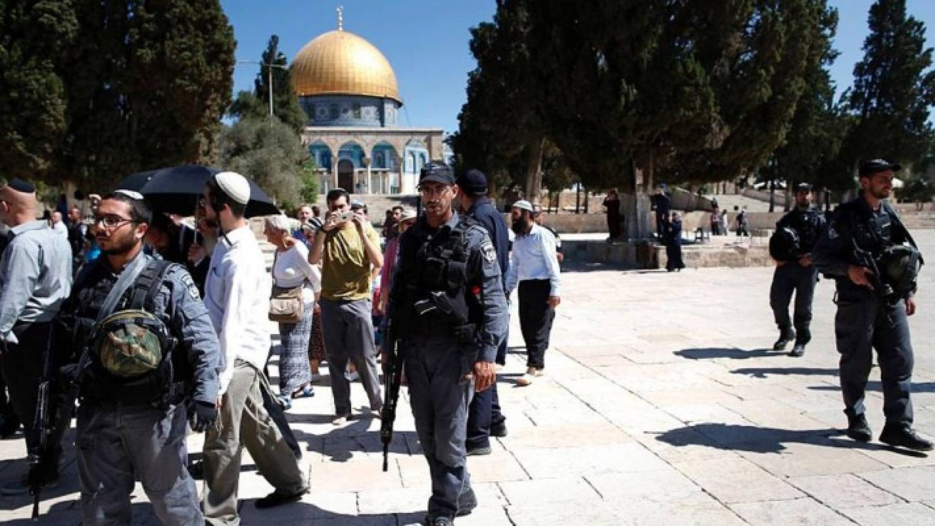 قوات الاحتلال الإسرائيلي في باحات الأقصى 