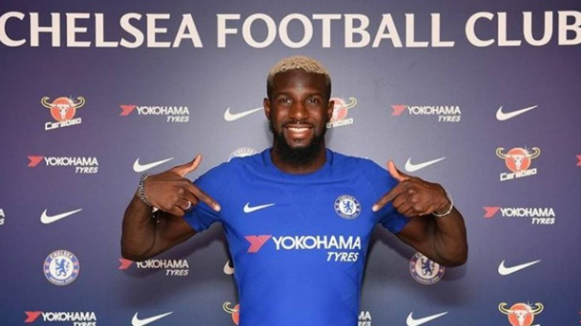 رسميا .. تشيلسي يعلن التعاقد مع باكايوكو