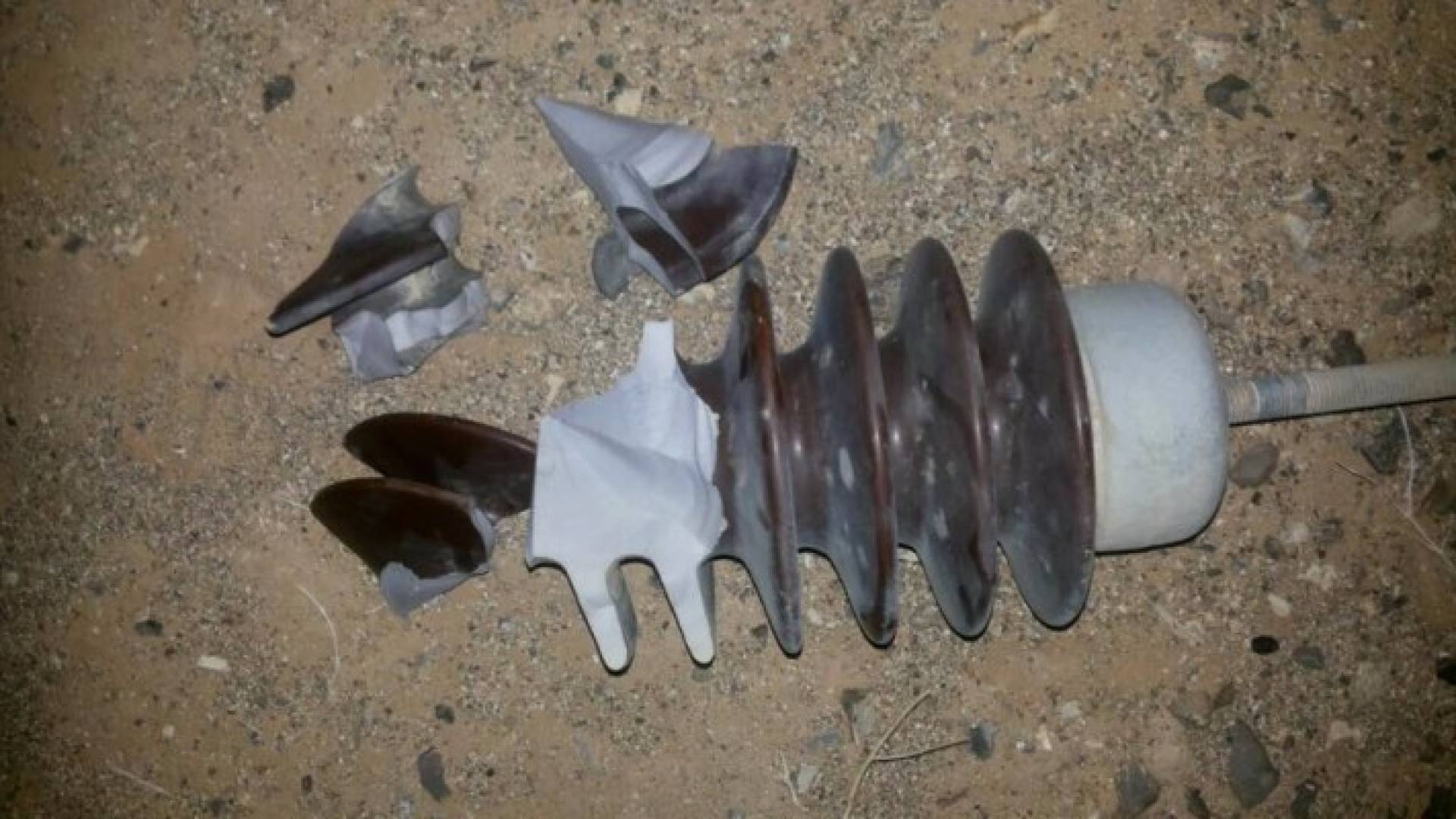 تخريب محولات في الجفر وتحطيم مركبة للكهرباء 