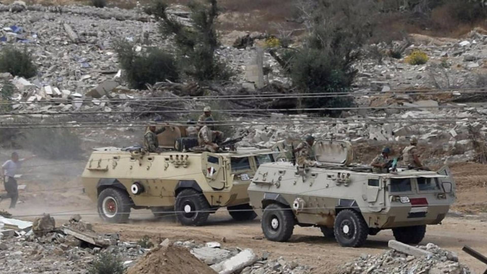 الجيش المصري يخوض حربا ضد الإرهاب في سيناء