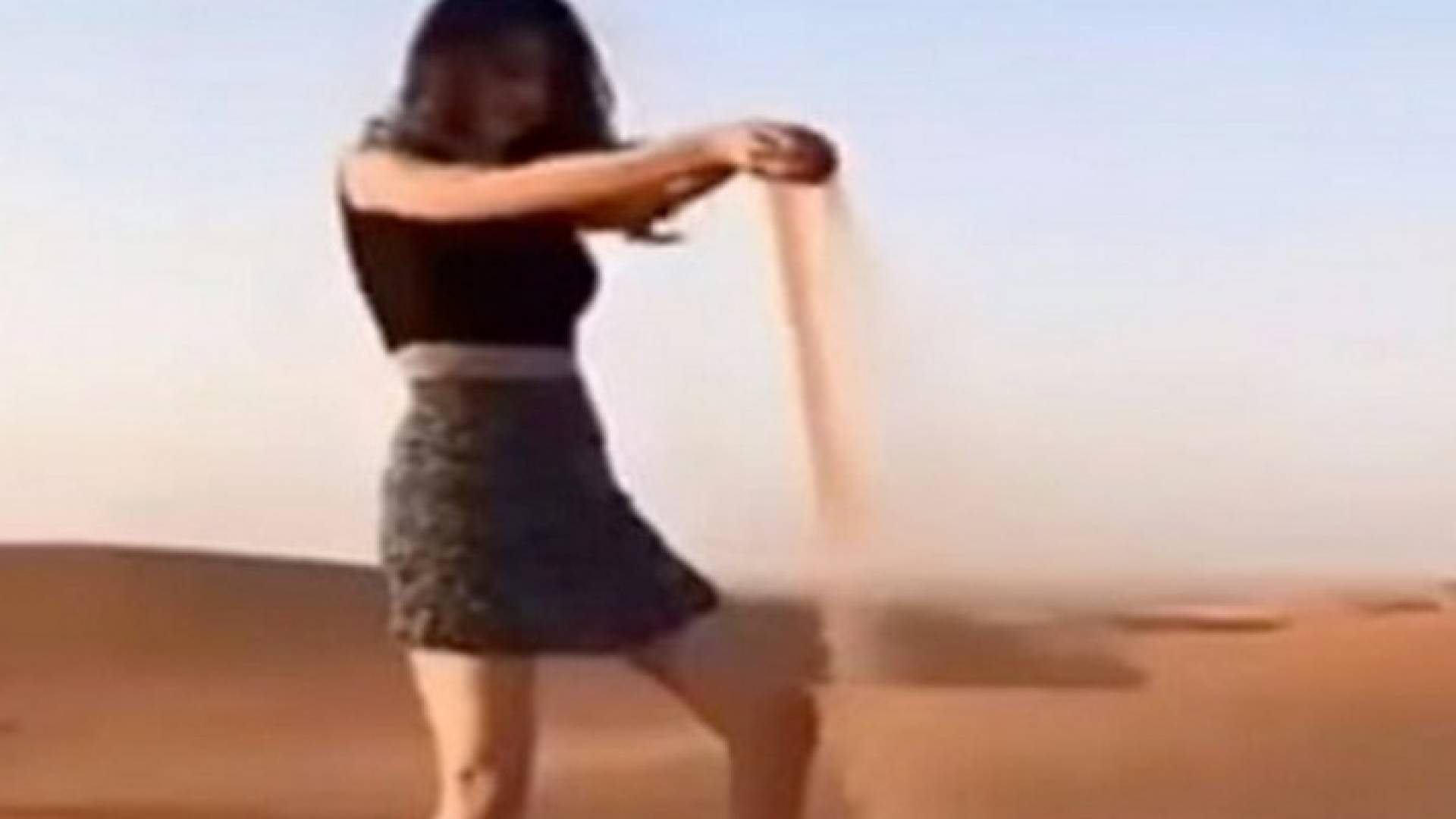 الشرطة السعودية تطلق سراح "امرأة التنورة" بدون توجيه تهمة لها