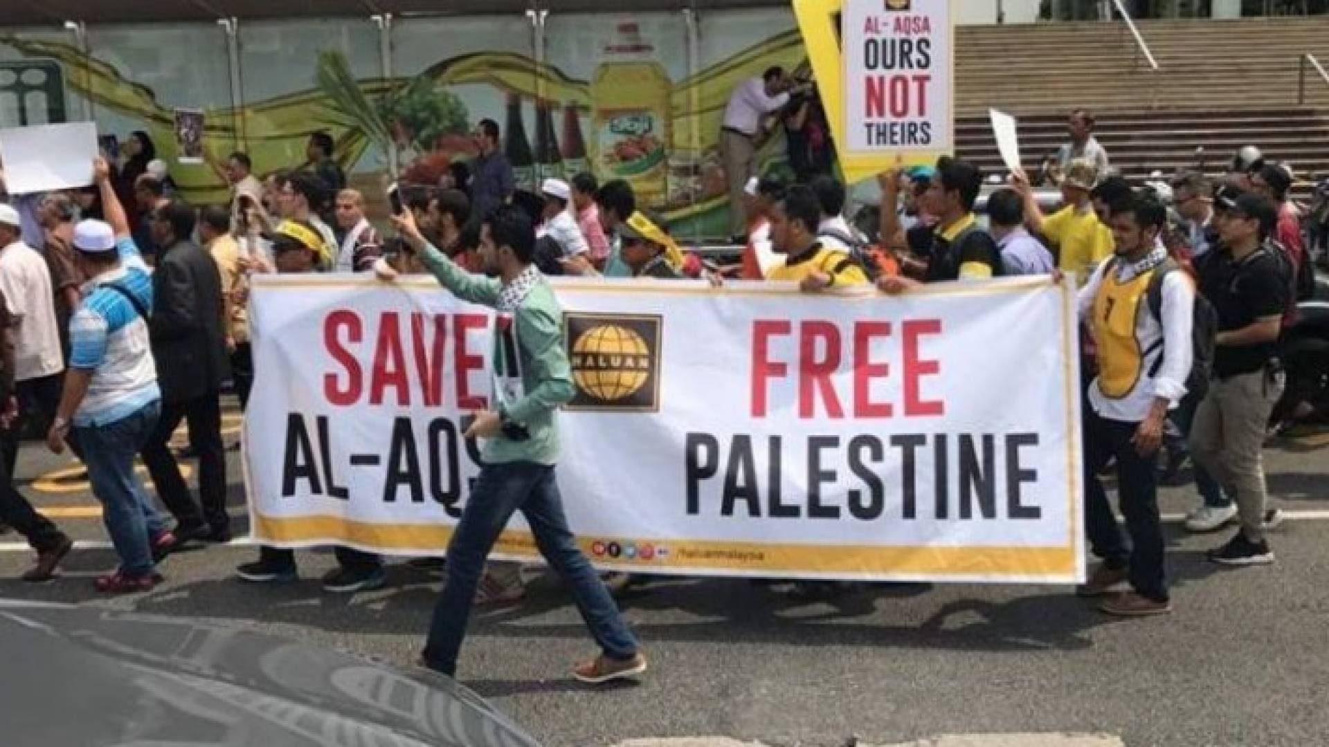 جانب من المسيرات 