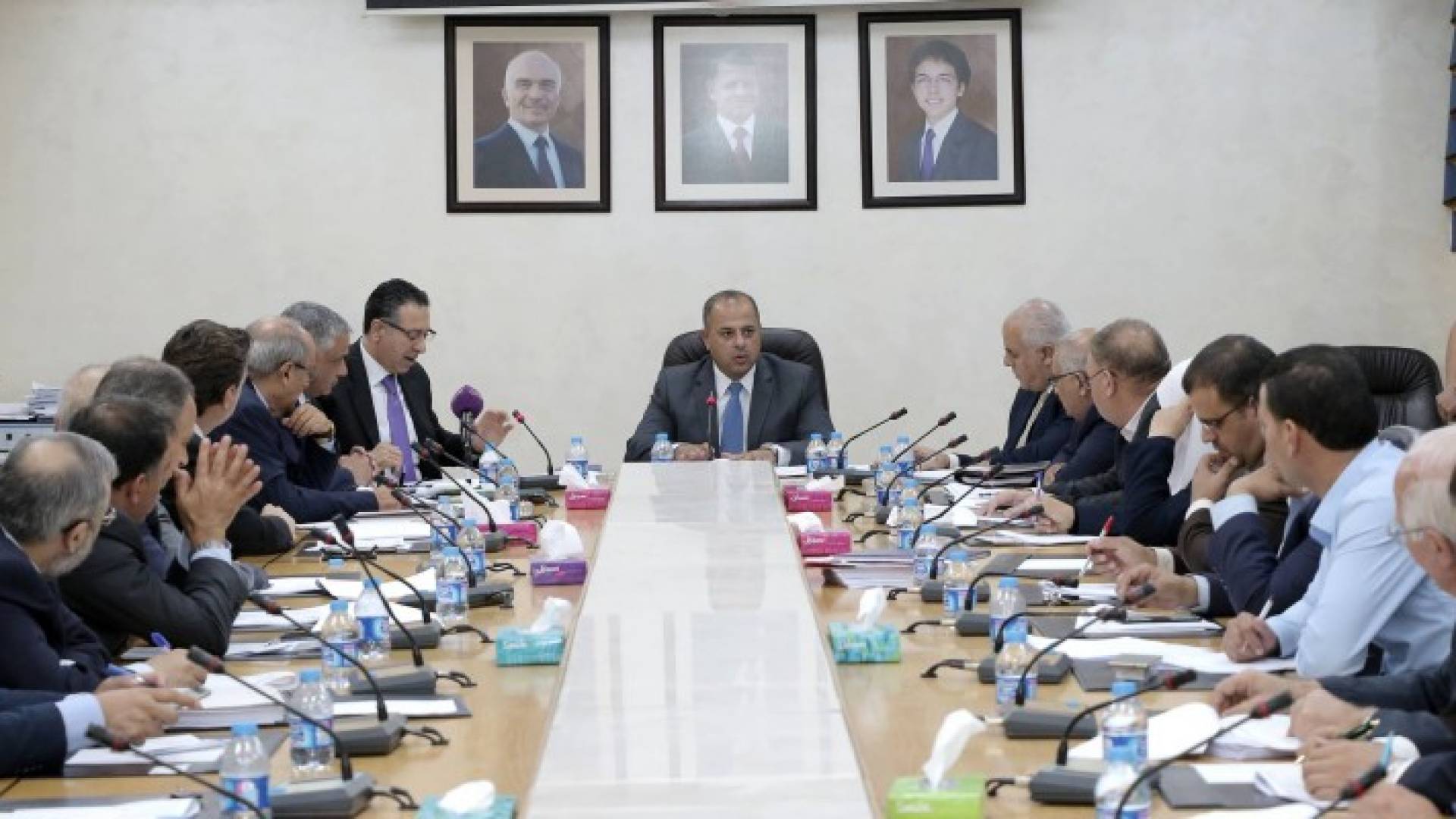 من خلال الاجتماع