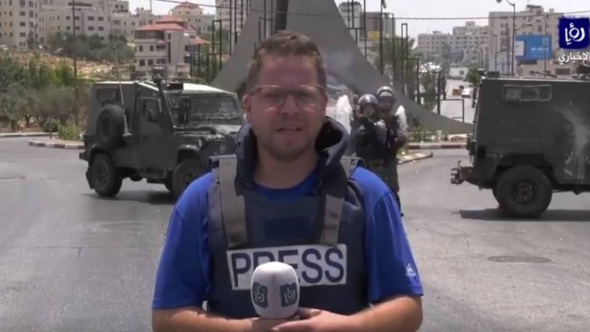  الاحتلال يعتدي على الصحفيين وطاقم رؤيا في رام الله