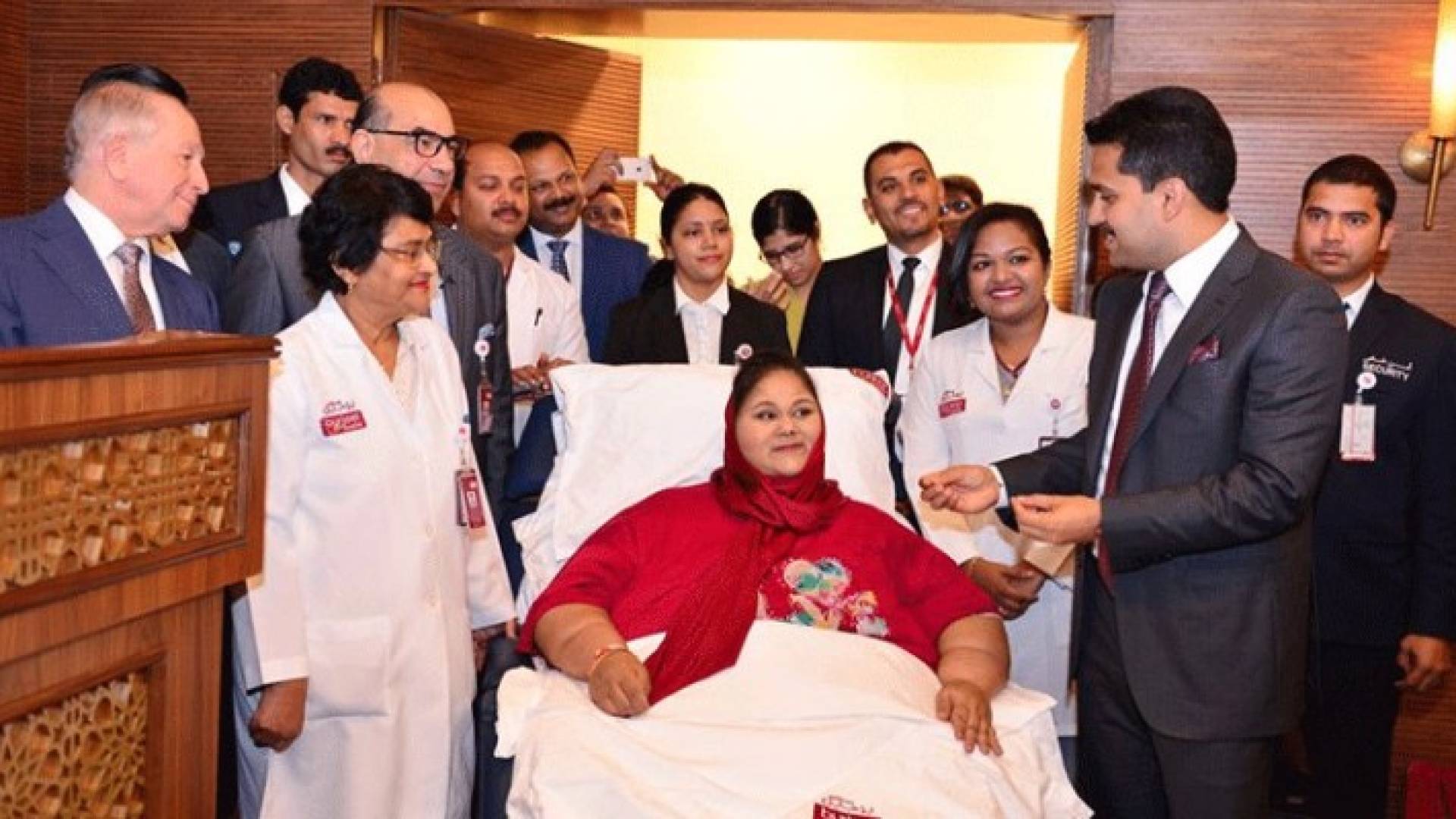 إيمان عبد العاطي لأول مرة على كرسي متحرك 