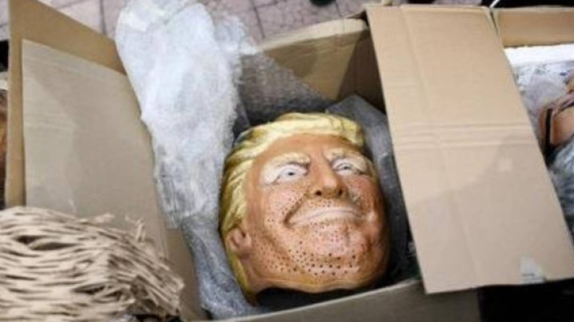 لصان إيطاليان يستخدمان "قناع ترمب" لتنفيذ سرقتهما