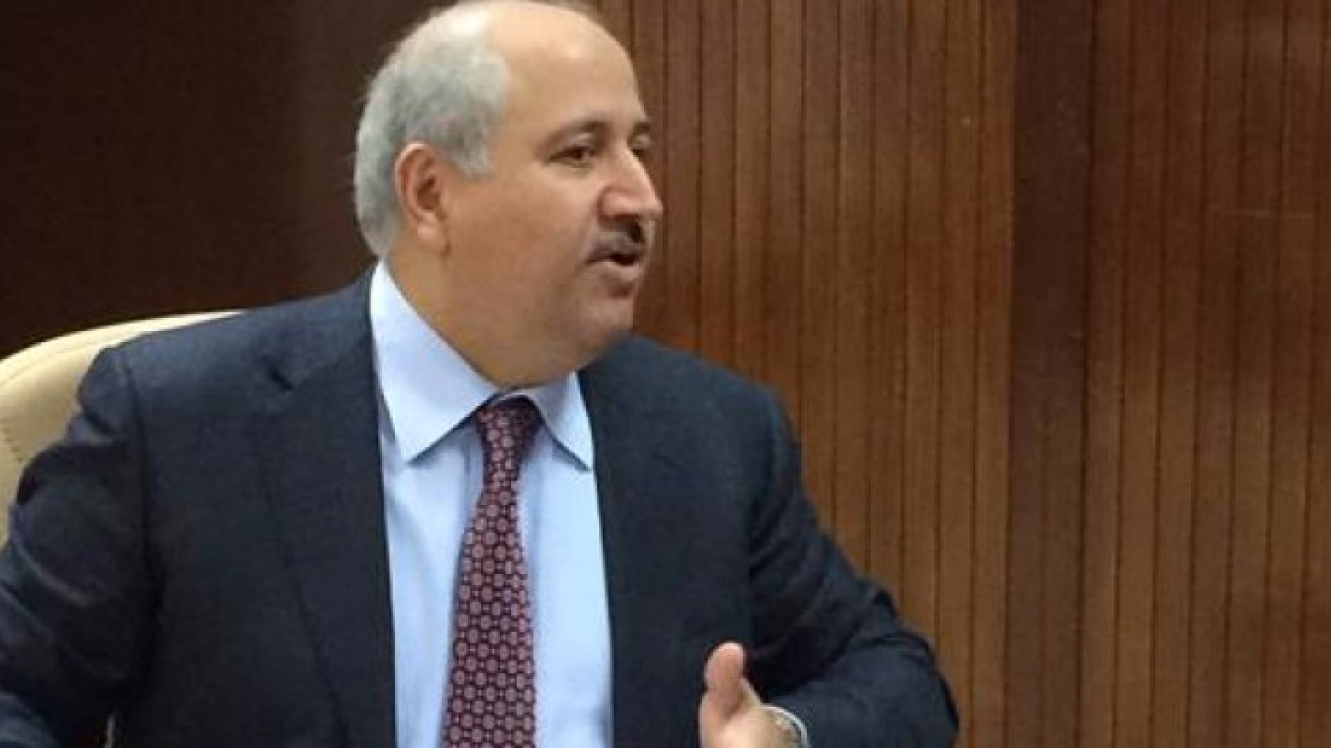 وزير المياه والري حازم الناصر 