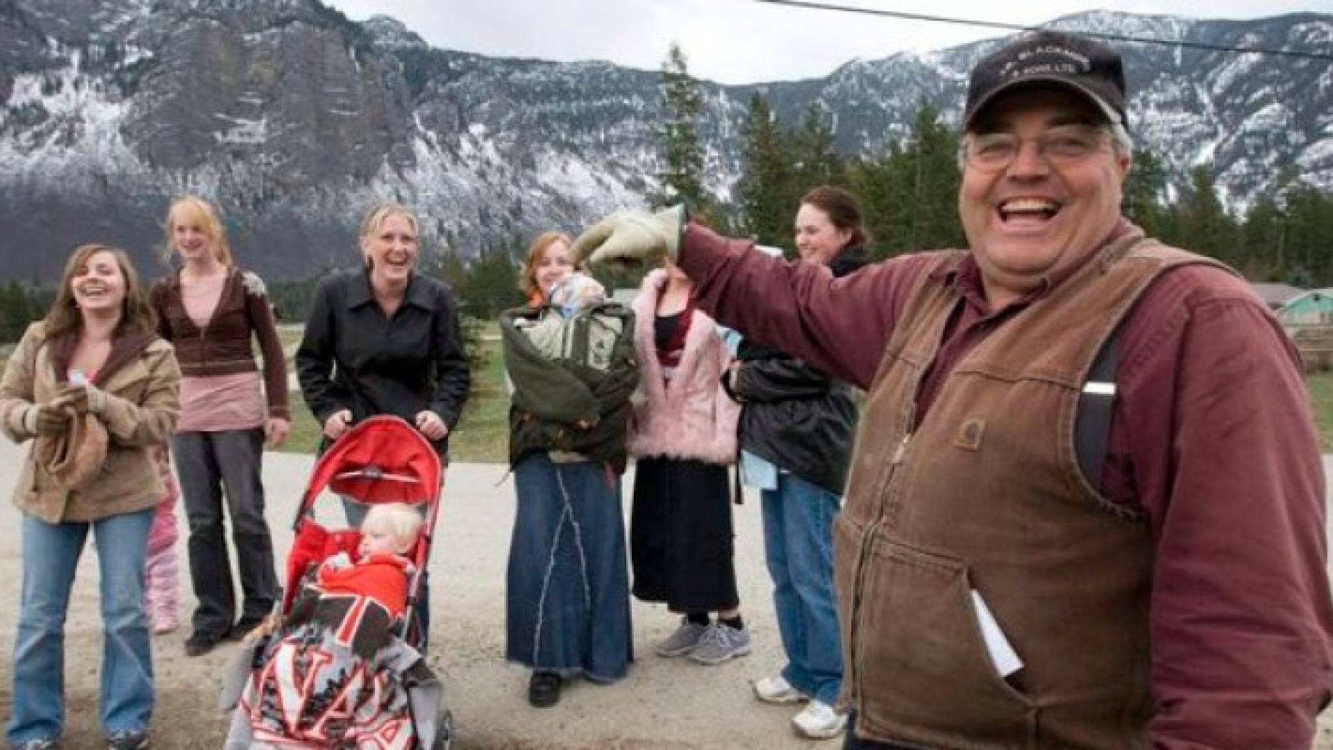 إدانة رجل دين سابق بتعدد الزوجات بعد زواجه 25 امرأة في كندا