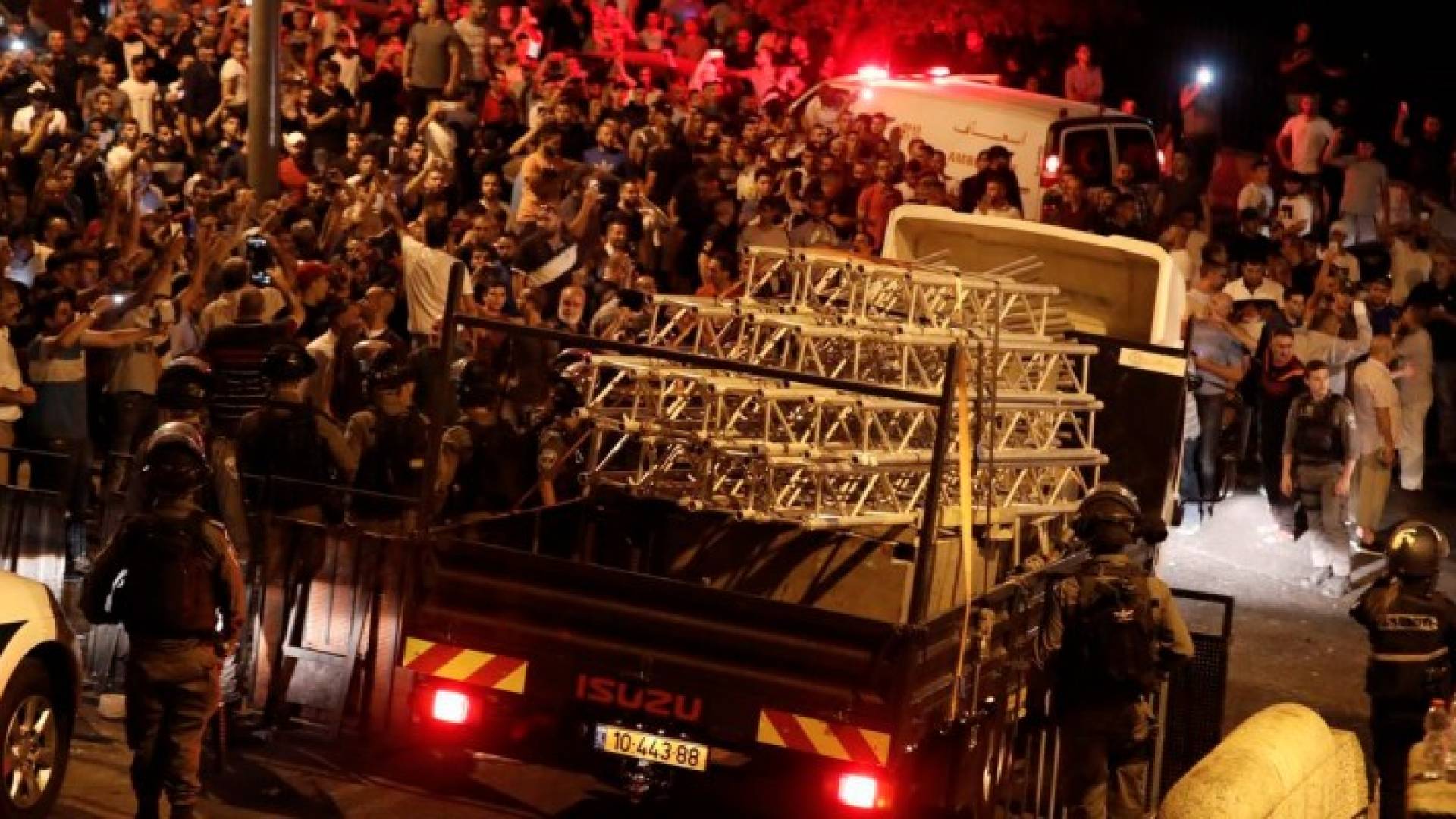 سلطات الاحتلال أزالت كل التجهيزات الأمنية من الحرم القدسي