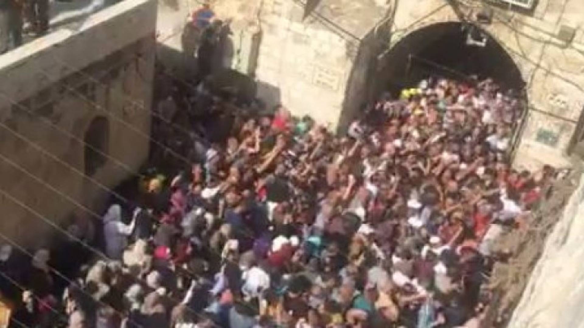 جانب من فتح باب حطة في المسجد الأقصى 