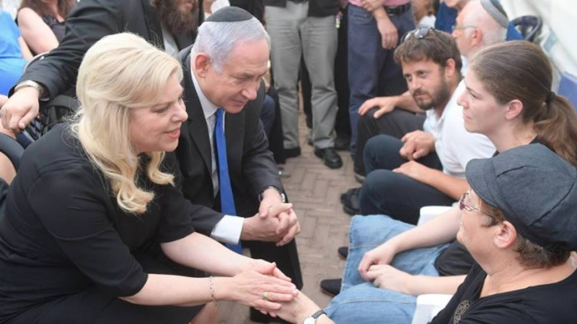 زيارة نتنياهو لعائلة قتلى بهجوم نفذه فلسطيني
