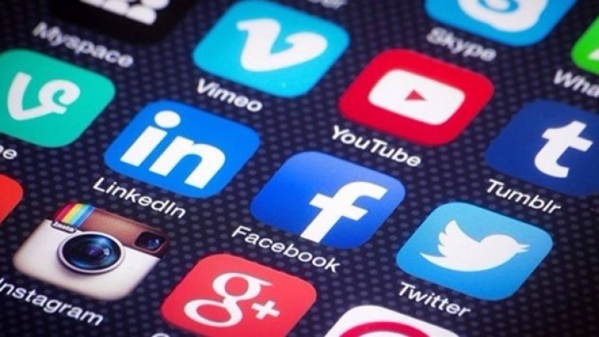 شبكات التواصل الاجتماعي