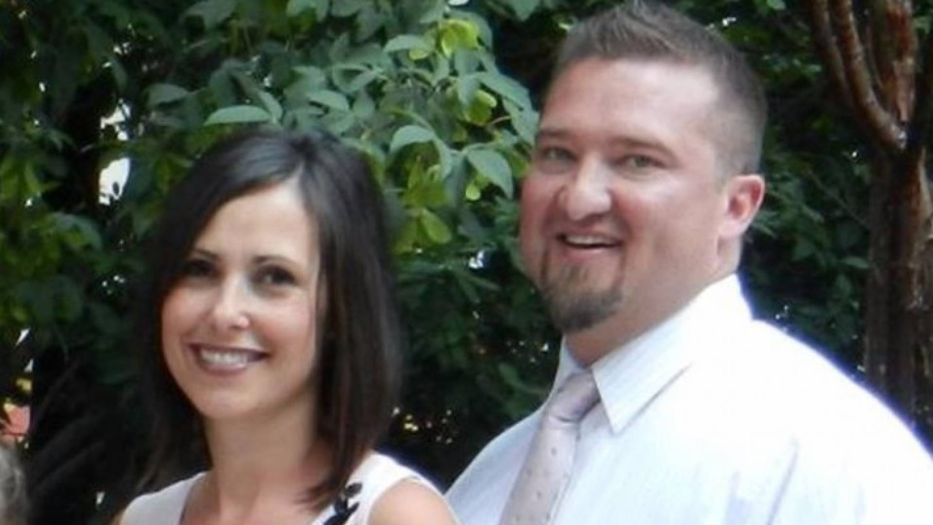 كينيث مانزاناريس وزوجته كريستي مانزاناريس