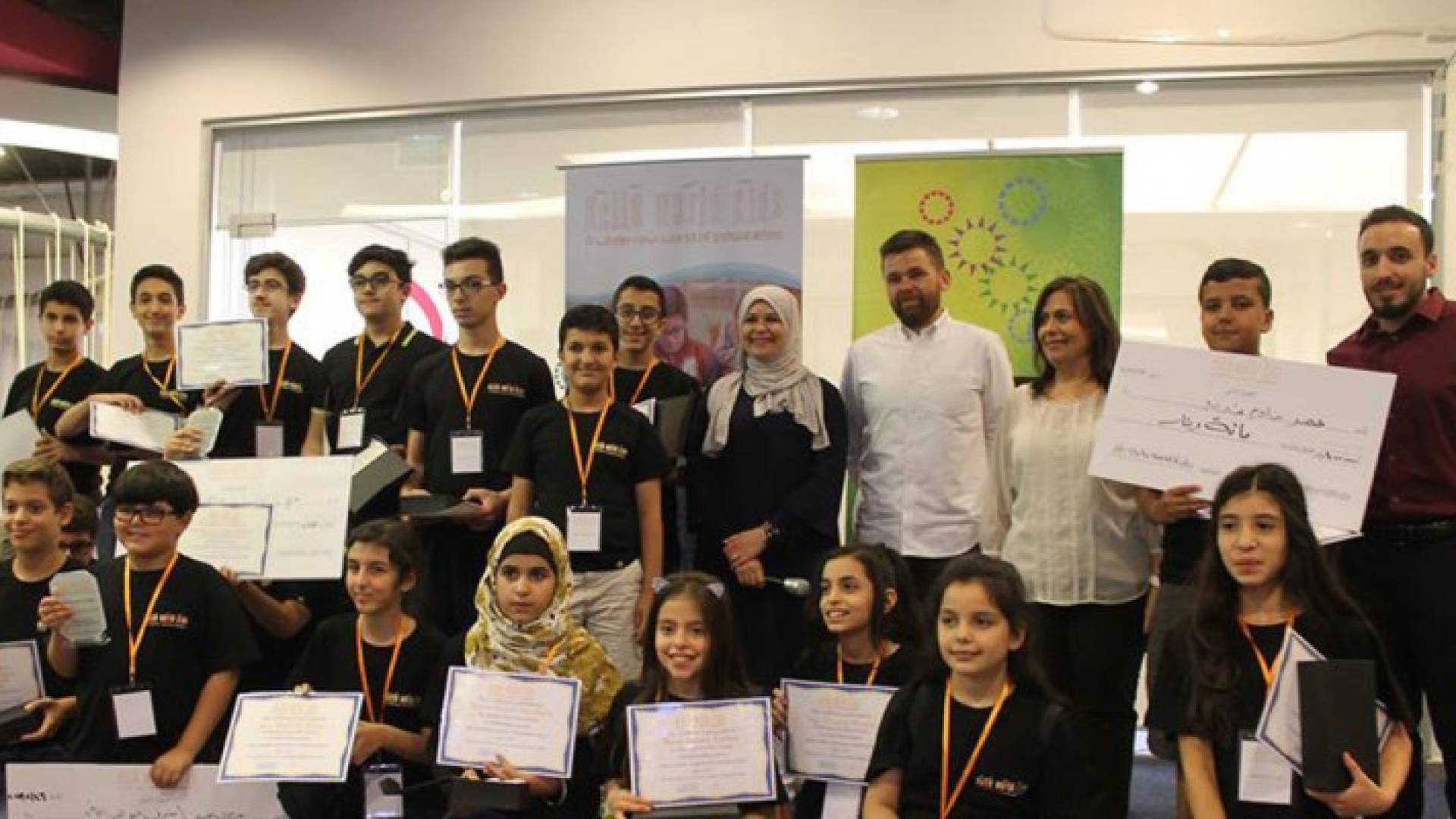 19 طالبا أردنيا يبتكرون تطبيقات ذكية لنظام "الأندرويد"