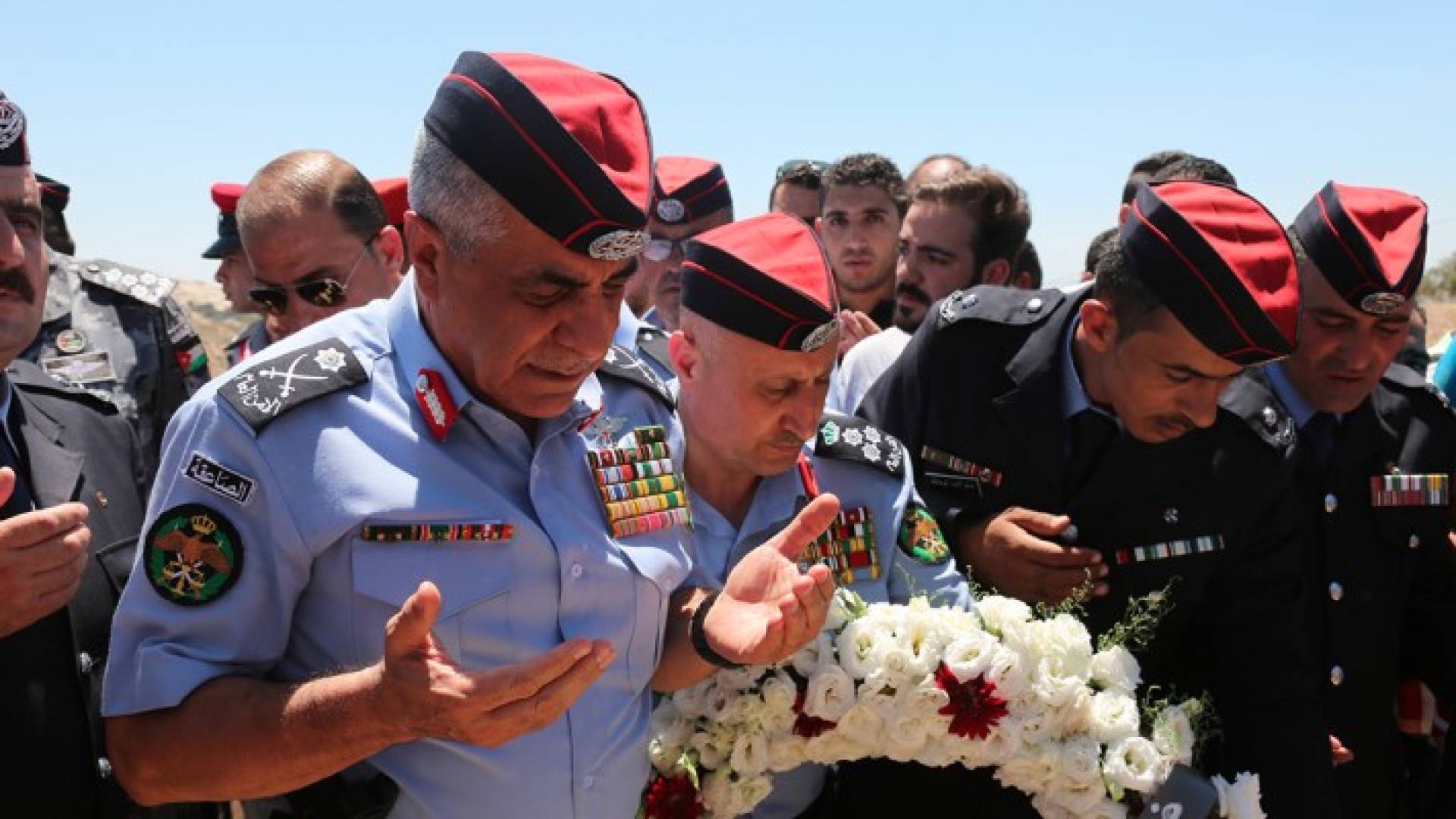 تشيع جثماني الضابطين الحمايدة والعلاونة  