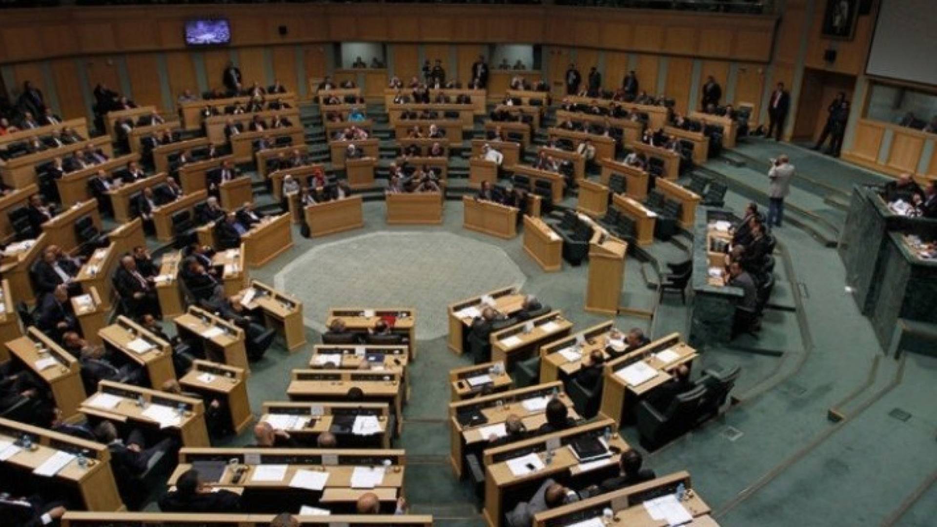 "النواب" يخفض عقوبة الحبس في الشيكات..تفاصيل