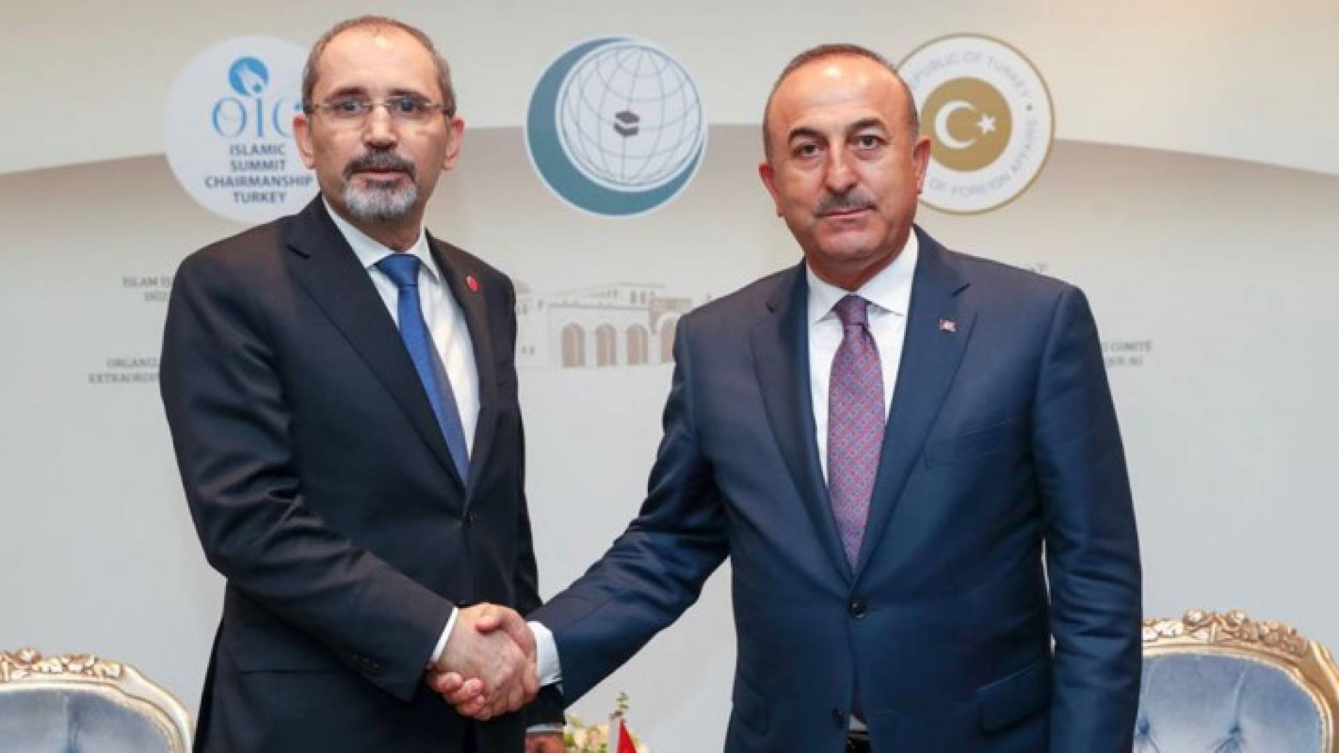 الصفدي يلتقي نظيريه التركي