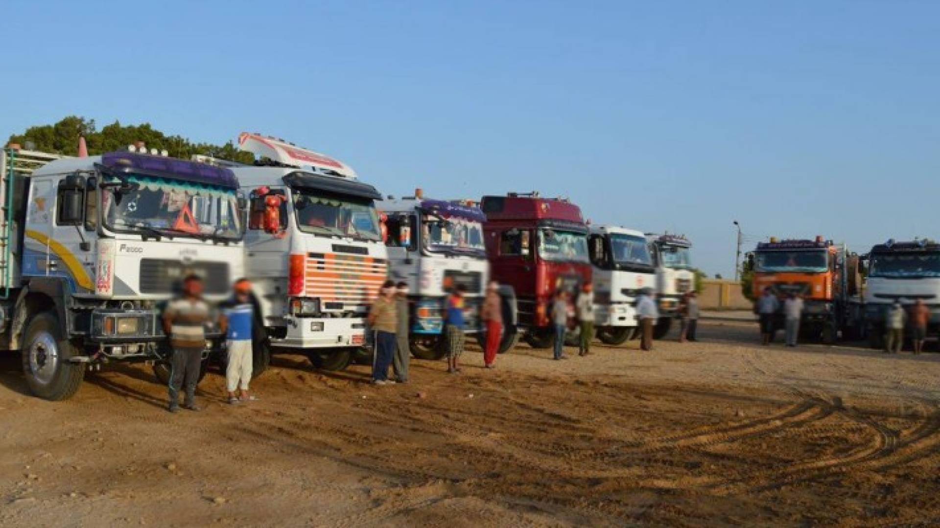 الجيش ضبط شاحنات محملة بالوقود بقصد التهريب